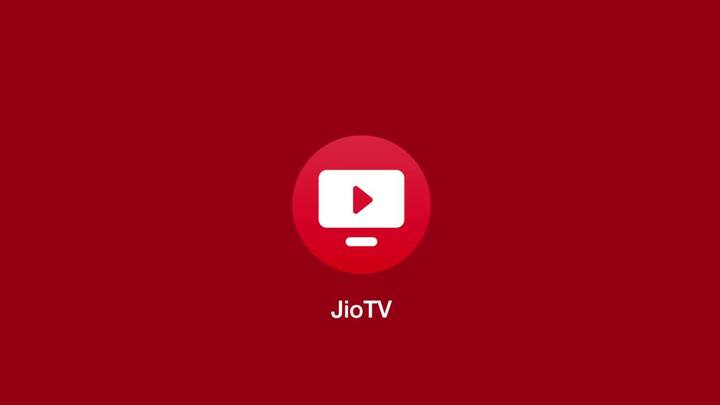 JioTv- एक स्मार्टफोन पर लाइव टीवी देखने के लिए ये सबसे बेहतरीन एप है. इसे रिलायंस जियो की मदद से चलाया जाता है. इसकी मदद से आप टीवी के हर चैनल को अपने फोन पर देख सकते हैं. फिलहाल इस एप में 626 लाइव चैनल, 11 कैटेगरी और 15 भाषा शामिल है. इसमें 197 न्यूज चैनल, 123 एंटरटेनमेंट चैनल और 46 इंग्लिश और 32 हिंदी के साथ और भी कई चैनल शामिल है.