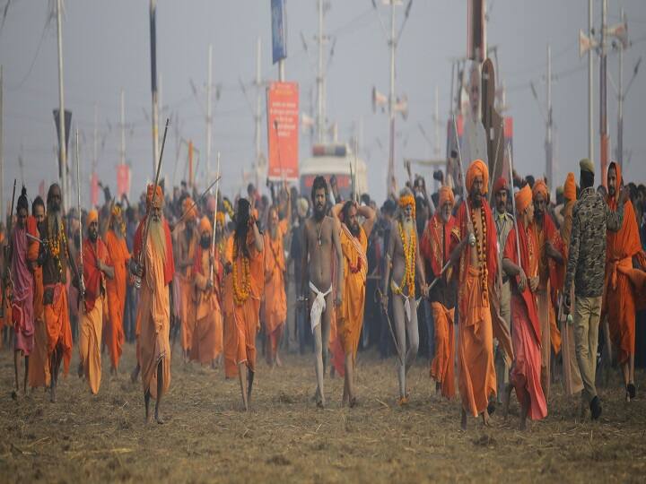 मेला प्रशासन की विज्ञप्ति के मुताबिक, कुंभ मेला 14 जनवरी, 2019 को मकर संक्रांति पर्व के साथ शुरू हुआ और तब से लगातार श्रद्धालुओं और साधु संतों का मेले में आगमन और स्नान जारी है. 14 जनवरी से दो फरवरी तक करीब 7.49 करोड़ लोगों ने स्नान किया.