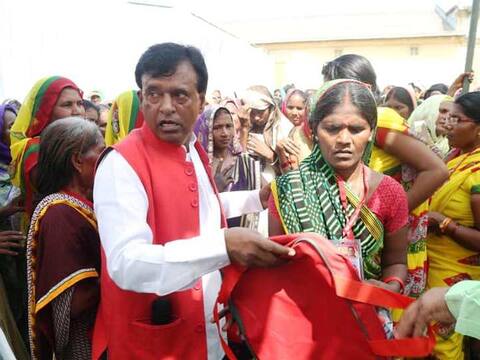 उत्तर प्रदेश विधानसभा में राज्यपाल के अभिभाषण के दौरान बेहोश हुए सपा विधायक, ब्रेन हैमरेज उत्तर प्रदेश विधानसभा में राज्यपाल के अभिभाषण के दौरान बेहोश हुए सपा विधायक, ब्रेन हैमरेज