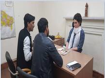 जानिए- कौन हैं प्रियंका गांधी से मिलने वाले शख्स के पिता, मायावती से रहा है खास नाता