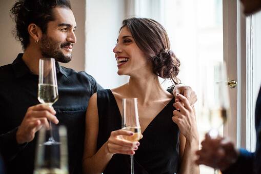 डेट पर जाएं- आज से वैलेनटाइन वीक शुरु हो रहा है ऐसे में अपने पार्टनर को लेकर डेट पर जाएं. इस वीकेंड पर रोमांटिक डेट पर जाने का प्लान बना सकते हैं.