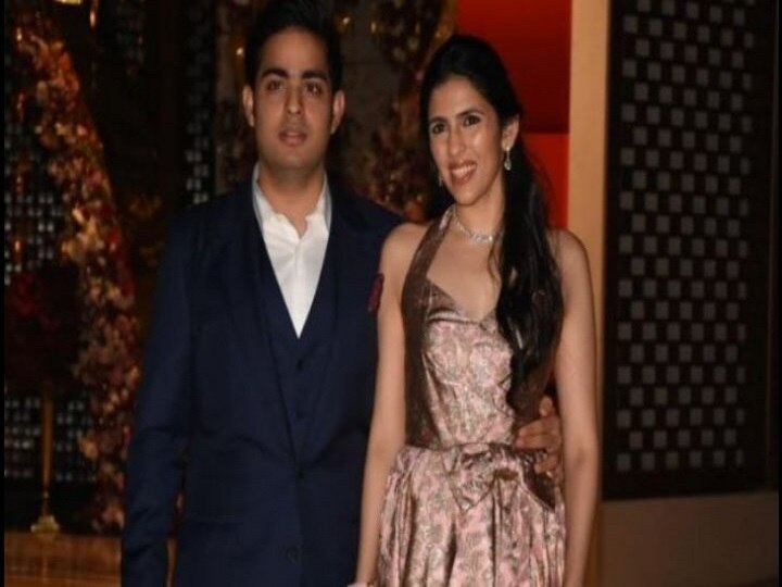 Akash Ambani and Shloka Mehta wedding on March 9 in Mumbai आकाश अंबानी की शादी की तारीख तय, 9 मार्च को मुकेश अंबानी की बहू बनेंगी श्लोका मेहता