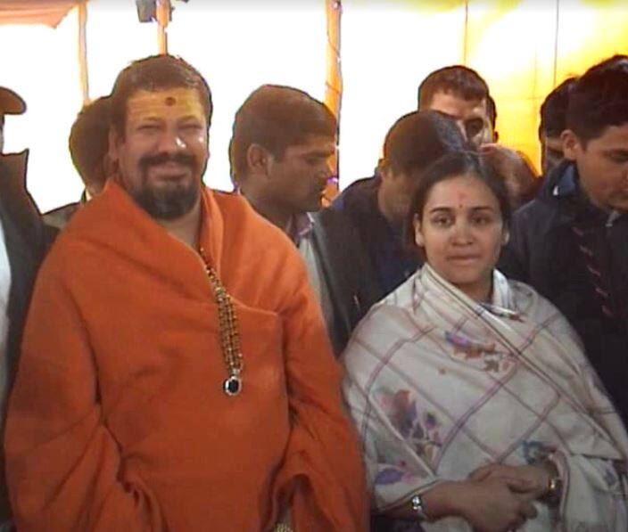 Kumbh Mela 2019: कुंभ मेले में पहुंची अपर्णा यादव, लोगों के बीच गाया शिव तांडव स्त्रोत