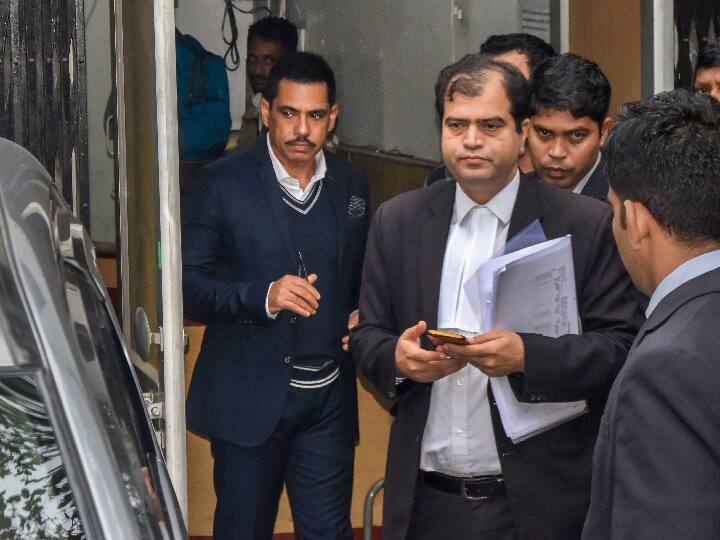 बीकानेर लैंड डील विवादः ईडी के सामने पेश हुए रॉबर्ट वाड्रा, इन सवालों का करना पड़ रहा है सामना Bikaner Land Deal Dispute Robert Vadra Present in front of ed in jaipur बीकानेर लैंड डील विवादः ईडी के सामने पेश हुए रॉबर्ट वाड्रा, इन सवालों का करना पड़ रहा है सामना