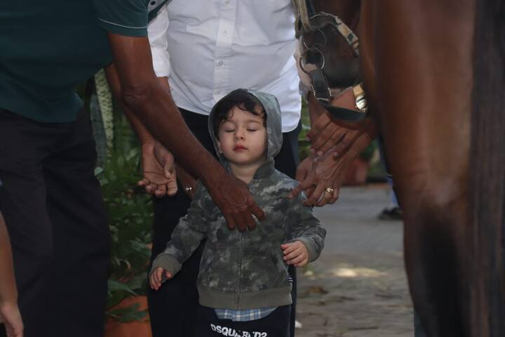 बता दें कि दिसंबर में सैफ और करीना ने बेटे तैमूर का दूसरा बर्थडे केपटाउन में सेलिब्रेट किया था. (तस्वीर: मानव मंगलानी)