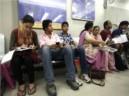 महाराष्ट्र सरकार में 4,410 पदों पर करीब आठ लाख लोगों ने किया आवेदन