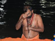 Kumbh Mela 2019: तीसरा शाही स्नान आज, तस्वीरों में देखें बसंत पंचमी पर कुंभ के रंग