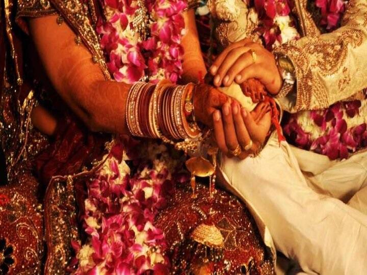 यूपी: सीएम योगी के सूबे में एक दिन में हुए 15 हजार से अधिक सामूहिक विवाह UP: More than 15 thousand mass marriages in a day in the province of CM Yogi Adityanath यूपी: सीएम योगी के सूबे में एक दिन में हुए 15 हजार से अधिक सामूहिक विवाह