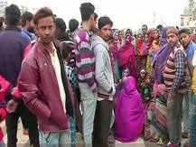 शराब कांड: मृतकों के परिजनों ने जाम किया देहरादून-दिल्ली स्टेट हाईवे, बच्चों को मुफ्त शिक्षा और नौकरी की मांग