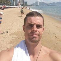 न्यूजीलैंड के रहने वाले पीटर वाइल्डिंग ने महिलाओं को ऑफर दिया है कि वे उसे डेट पर ले जा सकती हैं. उसके लिए उन्हें पैसे देने होंगे.