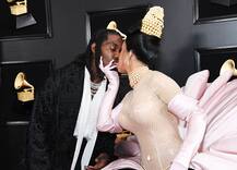 Grammy Award 2019: कैमरे के आगे ये हसीना भी पार्टनर को किस करती दिखीं, देखें तस्वीरें