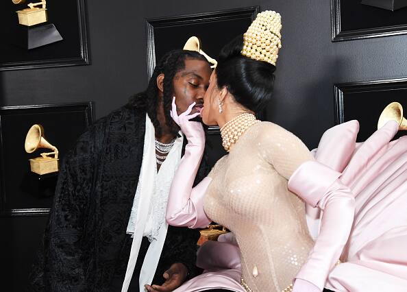 लॉस एंजलिस में बीती रात 61वां ग्रैमी अवॉर्ड का आयोजन हुआ. इस मौके पर कई ना सिर्फ काइली जेनर बल्कि रैपर और सिंगर कार्डी बी और अपने पति के साथ पहुंचीं.सभी फोटोः गेटी इमेज 