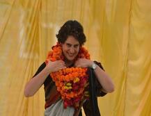 चंद घंटो में प्रियंका गांधी के ट्विटर पर हुए 76000 फॉलोअर्स, जानिए- किन सिर्फ 7 लोगों को करती हैं फॉलो