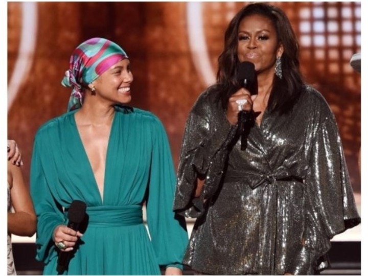 Grammy Awards 2019: Michelle Obama stunned everyone with her appearance Grammy Awards 2019: मिशेल ओबामा ने ग्रैमी अवॉर्ड में पहुंचकर सभी को चौंकाया