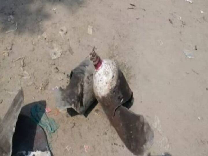 Kanpur: four people badly injured due to blast Oxygen cylinder ऑक्सिजन सिलेंडर फटने से हुआ भयानक हादसा, 10 मीटर दूर जा गिरा युवक का पैर