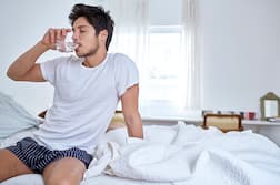 सोने से पहले पीते हैं ज्यादा पानी तो हो जाएं सावधान, नहीं तो आप इस बीमारी का हो जाएंगे शिकार