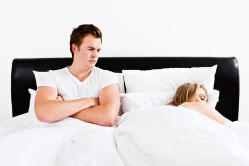 अब माइकल की गर्लफ्रेंड भी उसे छोड़कर चली गई है और वो अब दोबारा संबंध बनाने में समर्थ नहीं है.