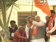 गुजरात: अमित शाह ने \'मेरा परिवार, बीजेपी परिवार\' अभियान की शुरुआत की, कहा-जनता पीएम के साथ चट्टान की तरह खड़ी है