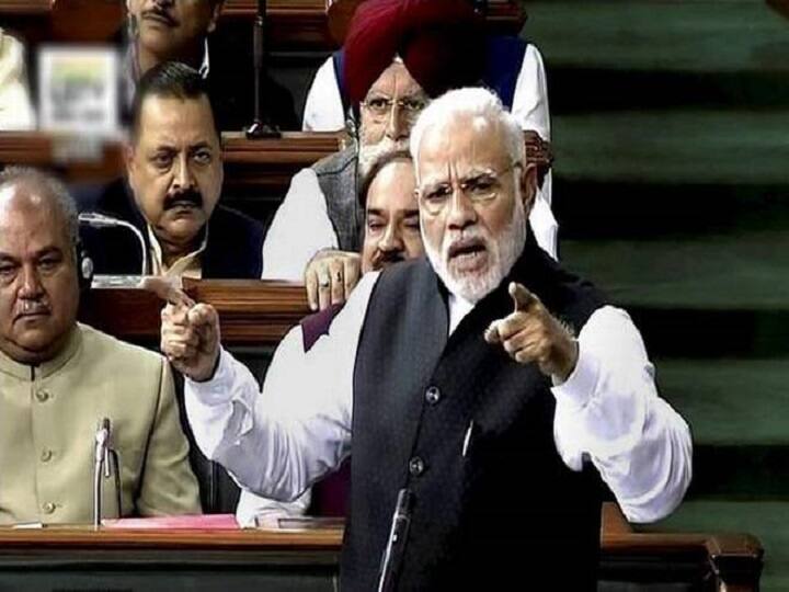 लोकसभा चुनाव से ठीक पहले मोदी सरकार ने मास्टरस्ट्रोक चलते हुए सवर्ण गरीबों के लिए 10 फीसदी आरक्षण का ऐलान कर दिया. जिसके तहत सामान्य वर्ग के आर्थिक तौर पर पिछड़े सवर्णों को आरक्षण की व्यवस्था की गई. सवर्ण आरक्षण के ऐलान के मोदी सरकार के कदम का विरोध कांग्रेस जैसी विरोधी पार्टियां भी नहीं कर सकीं. देश के कई राज्यों ने सवर्ण आरक्षण का कानून प्रदेश में लागू कर दिया है.