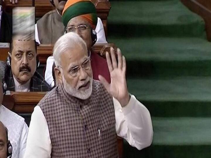 लोकसभा में अपने भाषण में प्रधानमंत्री नरेंद्र मोदी ने UPA सरकार की शुरू की गई मनरेगा योजना पर सवाल उठाए थे. उन्होंने यह कहा था कि इसे कांग्रेस के स्मारक के रूप में याद किया जाएगा और वो उसे गाजे बाजे के साथ बचाकर रखेंगे. हालांकि अब सरकार ने इसी योजना के लिए सबसे ज्यादा बजट आवंटित किया गया है.