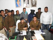 यूपी: शराबकांड का मास्टरमाइंड अर्जुन गिरफ्तार, दवा कंपनी के केमिकल से बनती थी \'जहरीली शराब\'