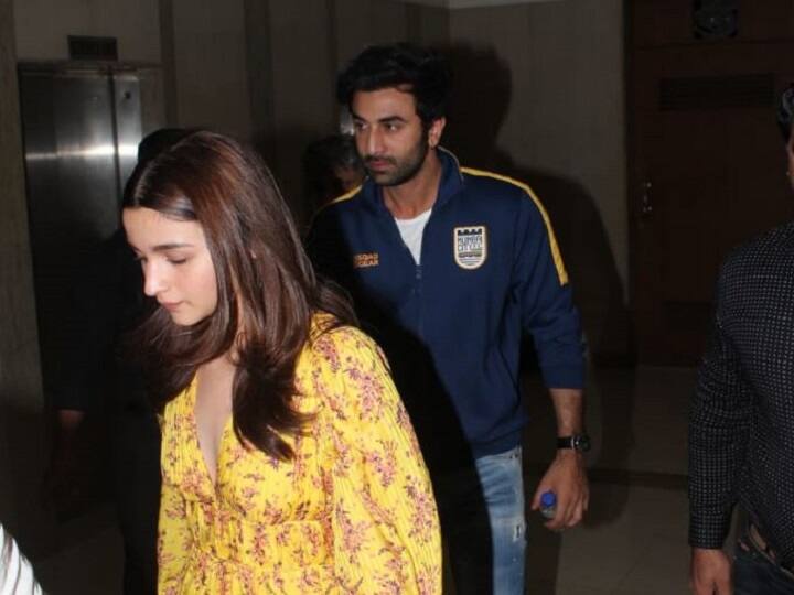 Is Everything is not ok between ranbir kapoor and alia bhatt, watch this video रणबीर कपूर और आलिया भट्ट के बीच नहीं है सब ठीक? दोनों का ये VIDEO उठा रहा कई सवाल