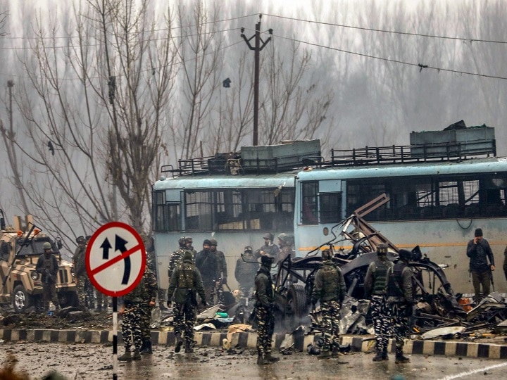 Blog on Pulwama Attack: No 'martyr' status to paramilitary personnel, but why BLOG: पुलवामा के बाद तो सरकारी कागजों में कहिए शहीद को शहीद