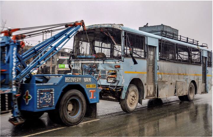 खुद को जेईएम का प्रवक्ता बताने का दावा करने वाले एक व्यक्ति ने स्थानीय समाचार एजेंसी जीएनएस को दिए एक बयान में कहा कि यह संगठन द्वारा किया गया एक फिदायीन हमला था.