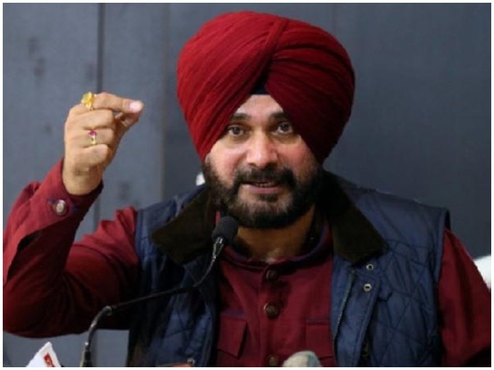 Navjot Singh Siddhu sacked from the kapil sharma show for dubious comments on Pulwama attack पुलवामा आतंकी हमले पर दिए बयान के कारण 'द कपिल शर्मा शो' से नवजोत सिंह सिद्धू की छुट्टी