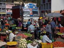 पुलवामा हमला: MFN का दर्जा छीनने के बाद अब पाकिस्तान से भारत आने वाले सामान पर लगेगी 200% कस्टम ड्यूटी