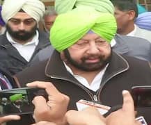 पंजाब: सीएम अमरिंदर सिंह शहीद जवान के परिवारवालों से मिले, माता-पिता को पेंशन देने का एलान किया