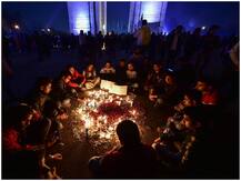 पुलवामा हमला: शहीद सपूतों के लिए दिल्ली में कैंडल मार्च, पाकिस्तान को मुंहतोड़ जवाब देने की मांग