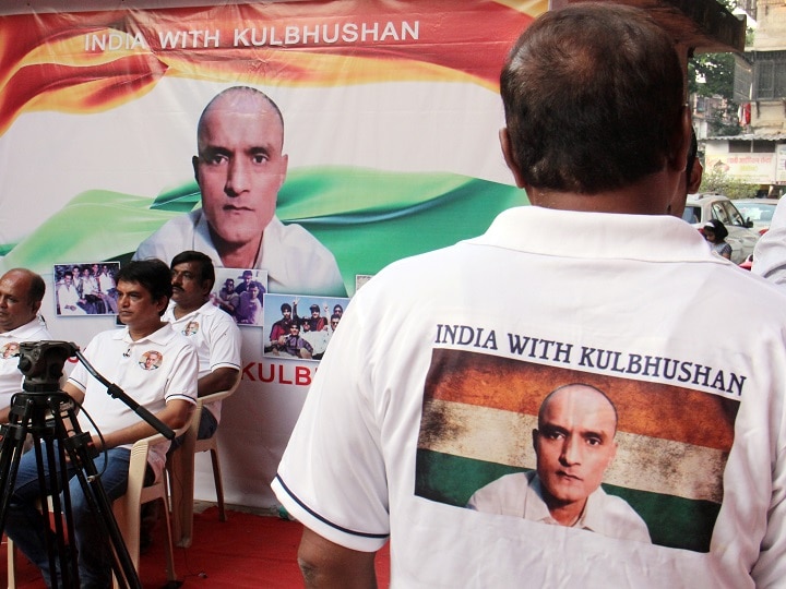 India sought unhindered consular access to Kulbhushan Jadhav भारत ने पाक से कहा- बिना किसी बाधा के कुलभूषण जाधव तक मिले कॉन्सुलर एक्सेस