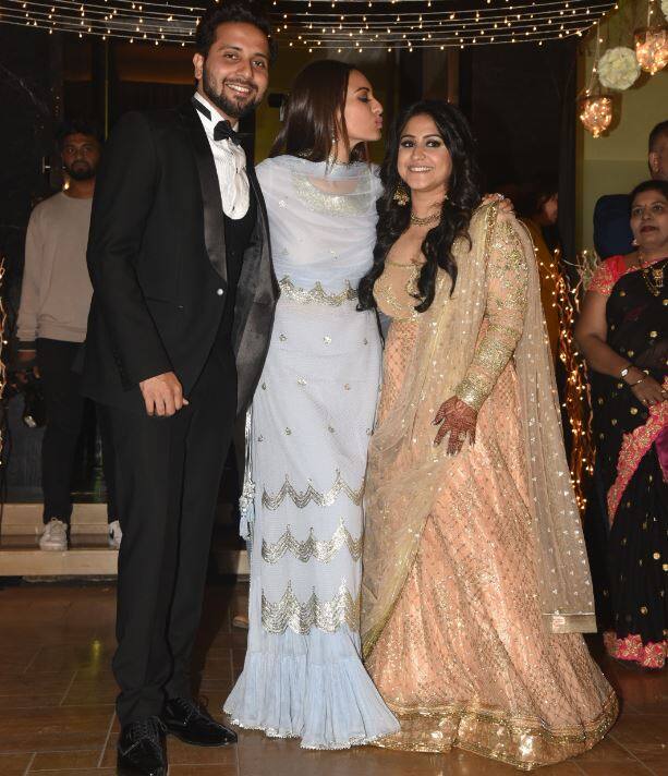  सोनाक्षी सिन्हा इस मौके पर ट्रेडिशनल अवतार में नज़र आईं.