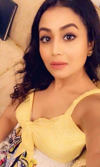 डिप्रेशन कोई बीमारी नहीं है बल्कि ये दिमाग की स्थिति है. इससे उभरने के लिए मरीज की मदद करना और उसका साथ देना बहुत जरूरी है. सिंगर नेहा कक्कड़   ने हाल ही में हिमांशु कोहली से अपने ब्रेकअप और डिप्रेशन में जाने की बात को स्वीकारा था. लेकिन क्या आप जानते हैं नेहा अकेली ऐसी सेलब्रिटी नहीं हैं बल्कि   ऐसे बहुत से सितारे हैं जिन्होंने डिप्रेशन में जाने की बात को स्वीकारा. चलिए जानते हैं किन सितारों को हो चुका है डिप्रेशन. सभी फोटोः इंस्टाग्राम 