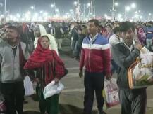 Kumbh Mela 2019: पांचवें स्नान पर्व पर उमड़ी श्रद्धालुओं की भीड़, तस्वीरों में देखें माघी पूर्णिमा पर कुंभ के रंग