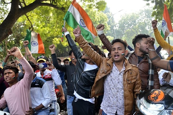 यह हमला 14 फरवरी को एक आत्मघाती हमलावर ने किया था, जिसने गुरुवार को पुलवामा जिले में श्रीनगर-जम्मू राजमार्ग पर सीआरपीएफ की बस में   विस्फोटकों से भरी अपनी एसयूवी कार से टक्कर मार दी थी. पाकिस्तान स्थित आतंकी संगठन जैश-ए-मोहम्मद (JeM) ने 1989 में जम्मू-कश्मीर में हुए आतंकवादी हमले के बाद से अब तक के सबसे बड़े इस आतंकी हमले   की जिम्मेदारी ली है.