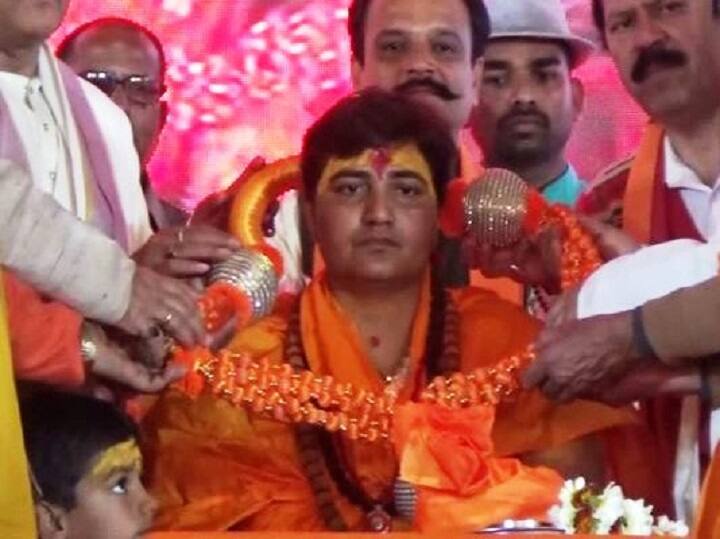 भोपालः नाबालिग के साथ रेप के बाद हत्या, साध्वी प्रज्ञा बोलीं- तेरा बदला हम लेंगे बेटी lok sabha election 2019 bhopal girl suspected to be raped before death pragya thakur tweeted भोपालः नाबालिग के साथ रेप के बाद हत्या, साध्वी प्रज्ञा बोलीं- तेरा बदला हम लेंगे बेटी