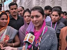 सिंधिया की सीट पर पत्नी प्रियदर्शिनी राजे ने संभाली कमान, 9 दिन का दौरा शुरू