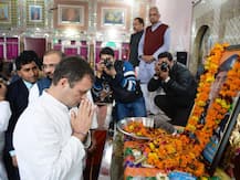 देखें तस्वीरें: राहुल और प्रियंका पहुंचे शहीदों के घर, हाथ थामे और गले लगाकर बांटा गम