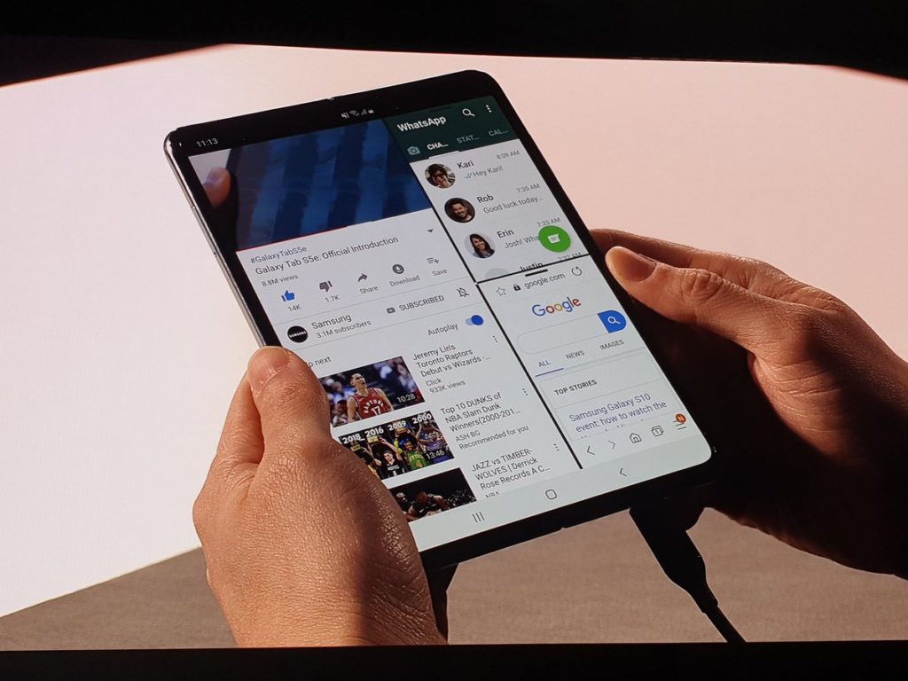 Samsung ने लॉन्च किया नोटबुक की तरह बीच से मुड़ने वाला 'Galaxy Fold' स्मार्टफोन, फोन की कीमत 1.41 लाख रुपये