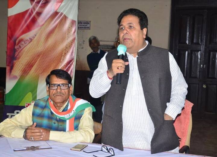 राजीव शुक्ला ने कहा कि तैयारिया शुरू हो गई हैं इसलिए कुछ नेताओं को लोकसभा सीटों पर प्रभारी बनाया गया है. कानपुर की जिम्मेदारी मुझे सौपी गई है. कानपुर में कैसे चुनाव जीता जा सके इसके लिए व्यू रचना करना, तैयारी करना, रणनीति बनाना लोगों के विचार लेना, स्थानीय समस्याओं पर घोषणा पत्र तैयार करना, बूथ मैनेजमेंट कैसे हो, कार्यकर्ताओ को कैसे उत्साहित करें, एकजुट होकर कांग्रेस प्रत्याशी का समर्थन करें. इस उद्देश्य से इस बैठक का आयोजन किया गया है.