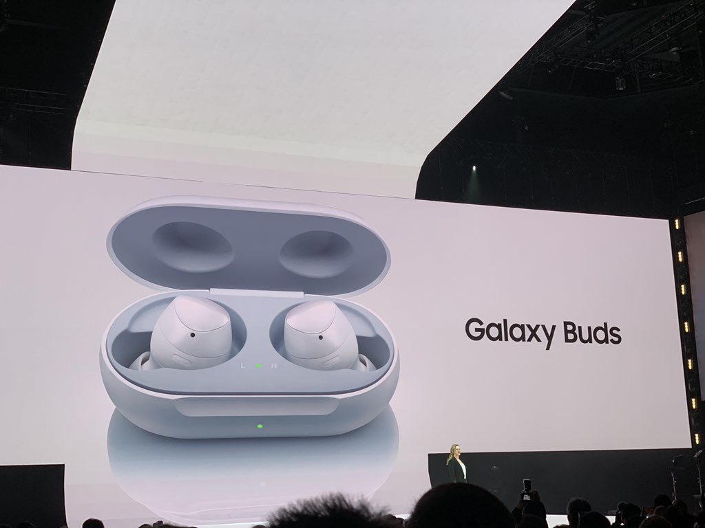 Samsung ने एपल Airpods को टक्कर देने के लिए लॉन्च किया गैलेक्सी बड्स