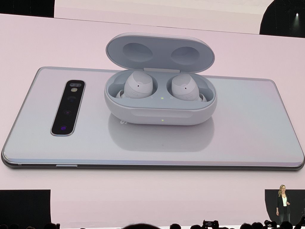 Samsung ने एपल Airpods को टक्कर देने के लिए लॉन्च किया गैलेक्सी बड्स