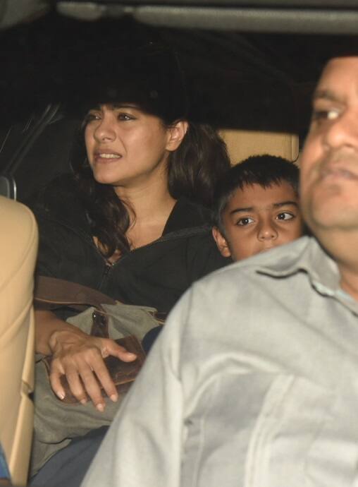  हालांकि इस दौरान सभी काजोल और अजय देवगन की बेटी नयासा को काफी मिस कर रहे हैं. (तस्वीर: मानव मंगलानी)