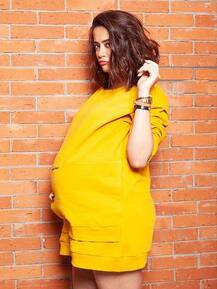 पीले रंग की ड्रेस में सुरवीन चावला ने फ्लॉन्ट किया अपना बेबी बंप, इंस्टा पर शेयर की तस्वीरें