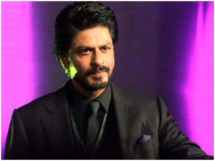 Bollywood superstar Shahrukh Khan seen shooting for the film Pathan in Dubai Video: दुबई में फिल्म 'पठान' की शूटिंग करते नजर आए बॉलीवुड सुपरस्टार शाहरुख खान, वीडियो हुआ वायरल