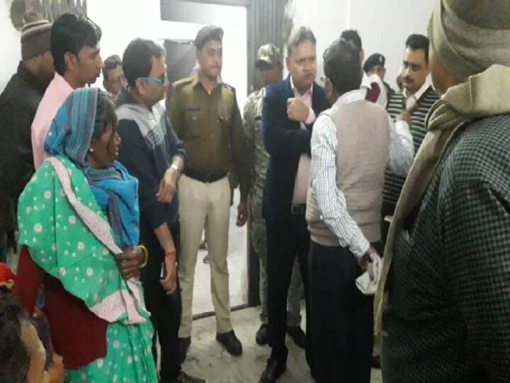 बिहार: गोपालगंज में बिजली की तार से घर में लगी आग, दो मासूम सहित छह की मौत Fire claims six lives in Bihar's Gopalganj district बिहार: गोपालगंज में बिजली की तार से घर में लगी आग, दो मासूम सहित छह की मौत