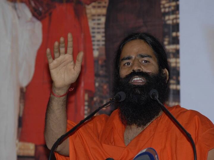 Yoga guru baba Ramdev comments on Lok Sabha election इशारों में बाबा रामदेव ने कही लोकसभा चुनाव आगे बढ़ाने की बात, कहा- इलेक्शन से बड़ा देश है