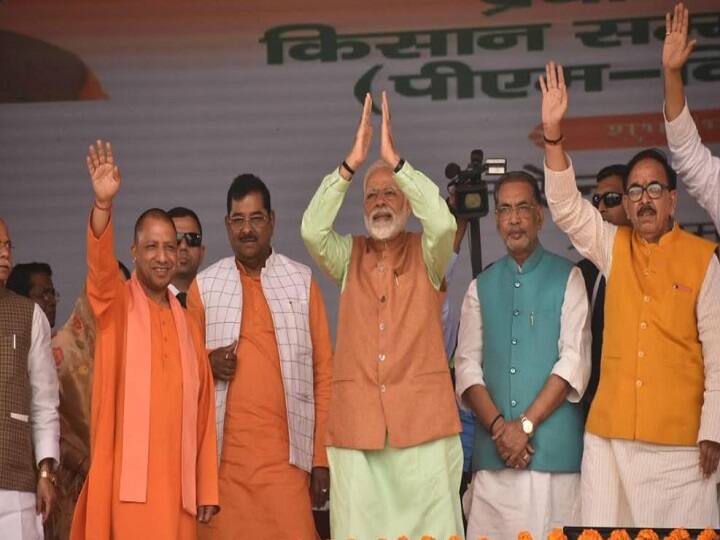 राष्ट्रीय किसान अधिवेशन: निषाद-यादव समाज पर रहा पीएम मोदी का फोकस, भाजपा को पहले महंगी पड़ चुकी है अनदेखी UP: PM Narendra Modi's focused on the Nishad-Yadav society in Gorakhpur visit राष्ट्रीय किसान अधिवेशन: निषाद-यादव समाज पर रहा पीएम मोदी का फोकस, भाजपा को पहले महंगी पड़ चुकी है अनदेखी